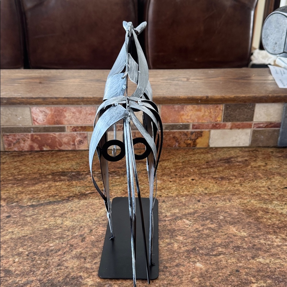 Sunblogs hand crafted Black and Gray Metal Horse Sculpture - Picture 4 of 6